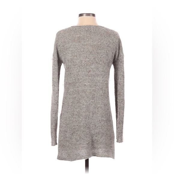 Babaton x ARITZIA V-neck Pullover Long Sleeve Sweater - Picture 3 of 5